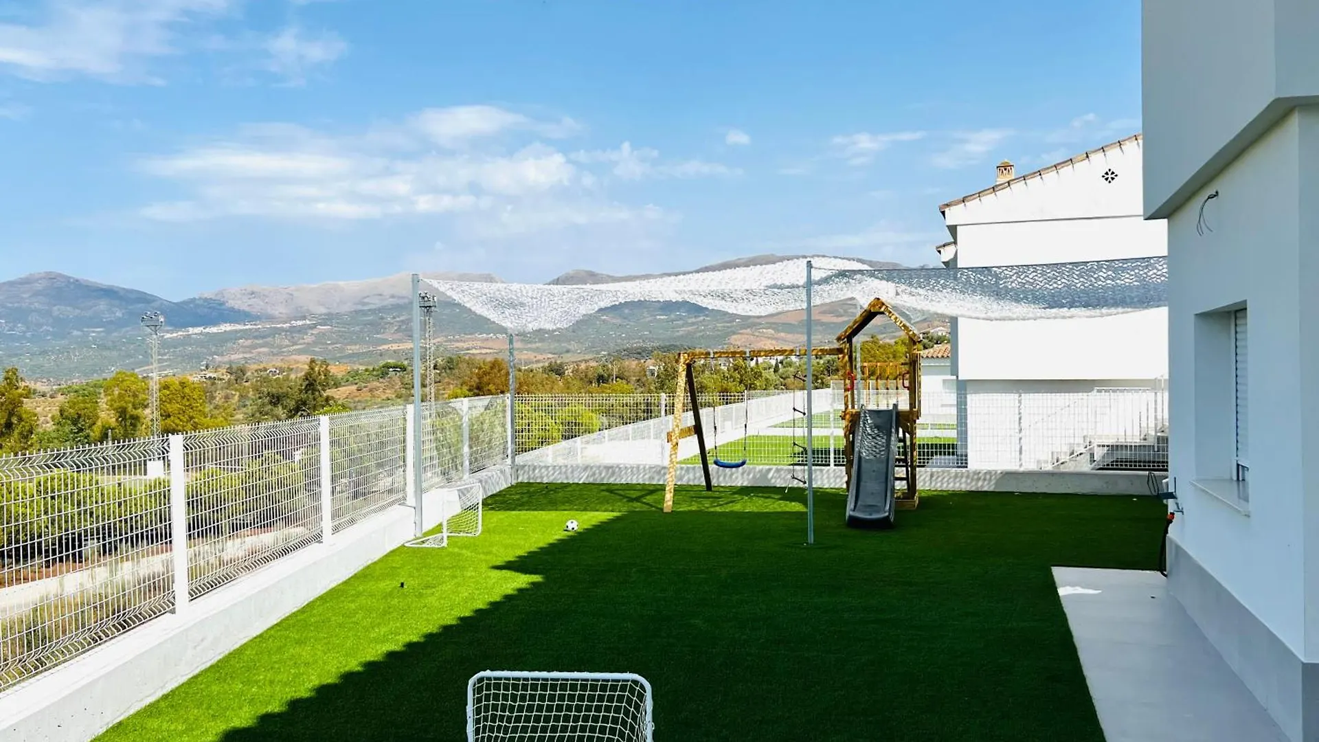 Axarquia Paraiso 88 Sinese Design Homes Vinuela 0*,